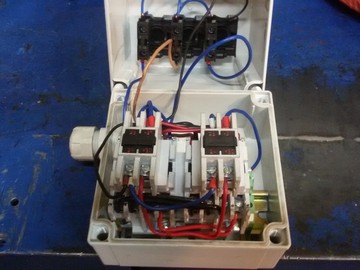 Изготовление пульта управления (реверсивный пускатель) для электрического гайковёрта)